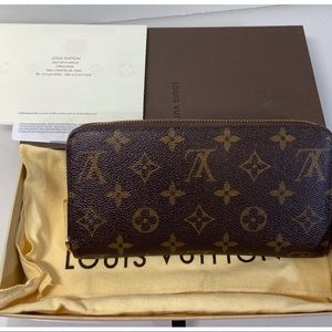 Louis Vuitton Monogram Zippy Wallet 100% authentic